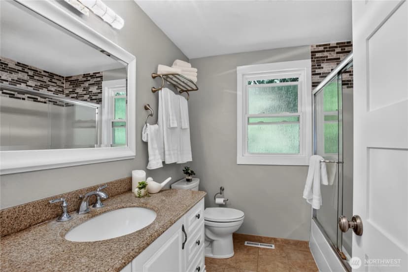 Property photo for 23110 Ne 19th Drive, Sammamish photo 16