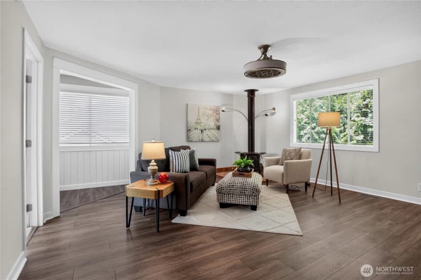 Property photo for 23110 Ne 19th Drive, Sammamish photo 10