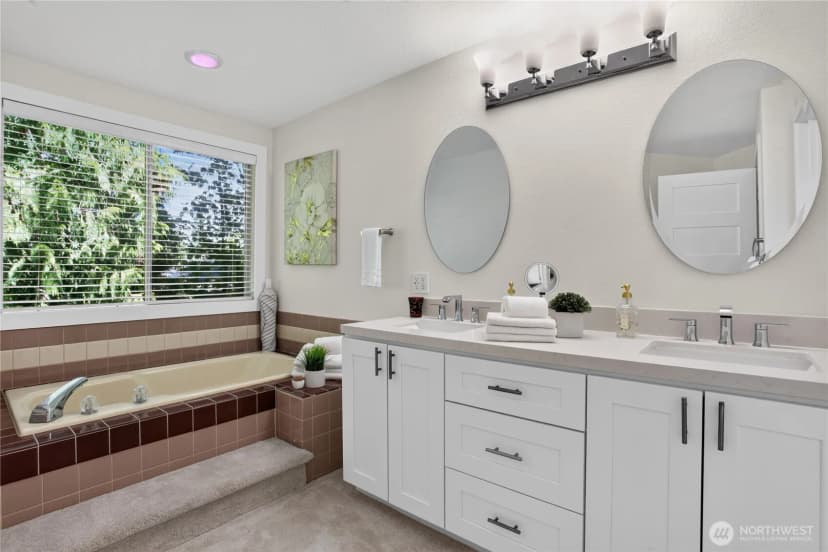 Property photo for 23110 Ne 19th Drive, Sammamish photo 12