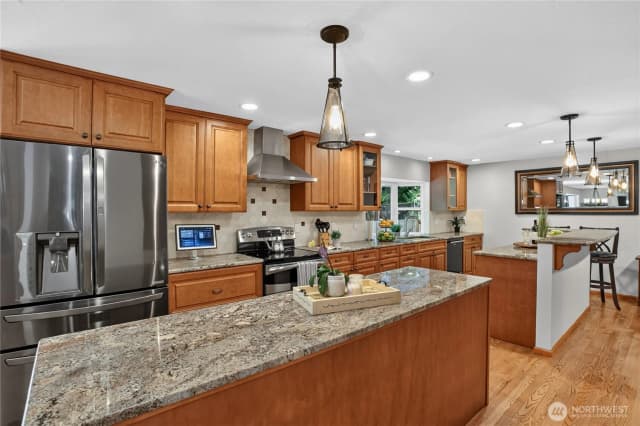 Property photo for 23110 Ne 19th Drive, Sammamish photo 3