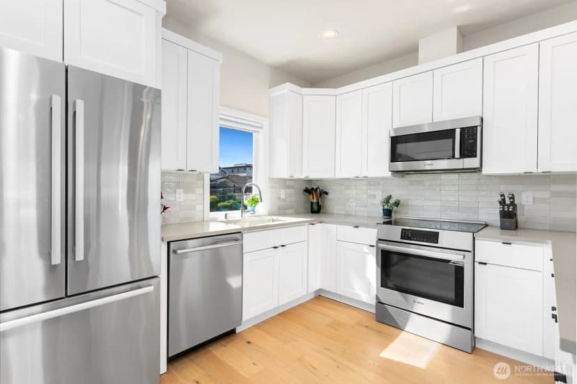 Property photo for 1338 California Ave Sw, Seattle photo 10