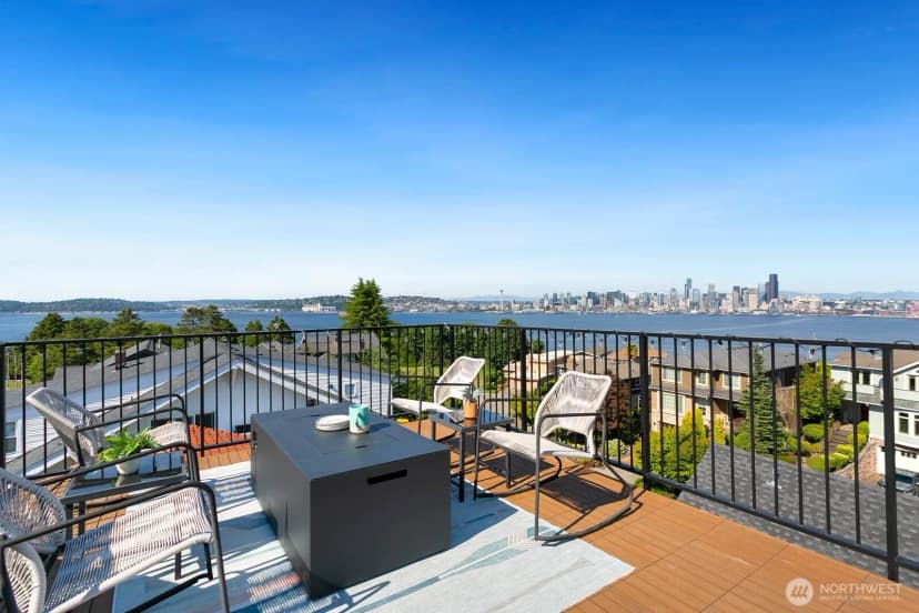 Property photo for 1338 California Ave Sw, Seattle