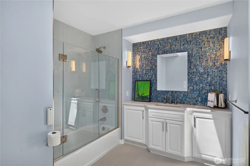 Property photo for 4807 Glasgow Way, Anacortes photo 15