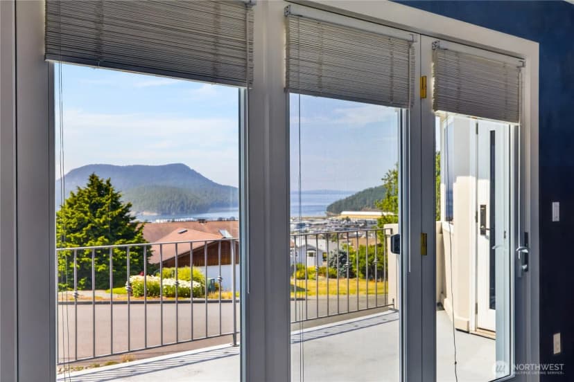Property photo for 4807 Glasgow Way, Anacortes photo 21