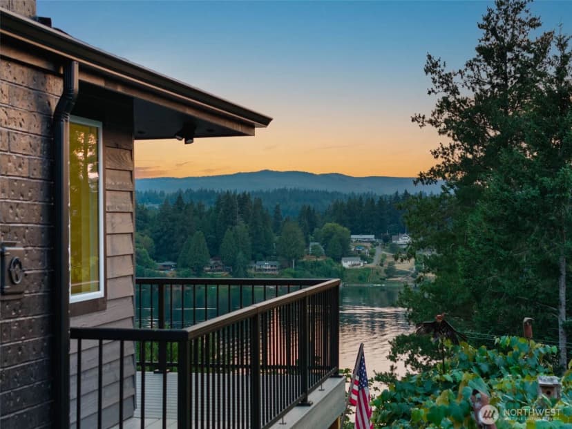 Property photo for 2511 Baymont Place, Bremerton photo 3