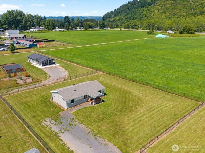 Property photo for 208 Mossyrock Road W, Mossyrock
