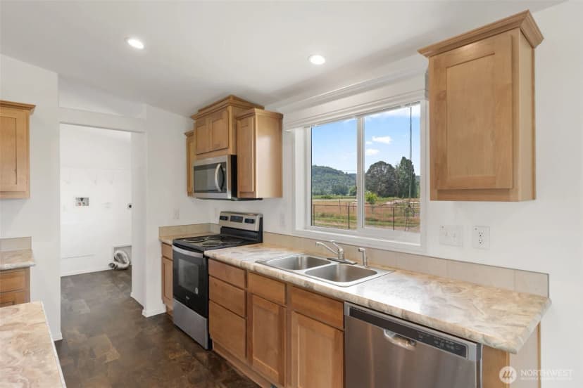 Property photo for 208 Mossyrock Road W, Mossyrock photo 13