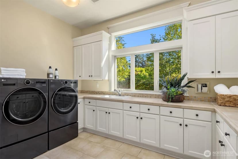 Property photo for 805 92nd Avenue Ne, Bellevue photo 18