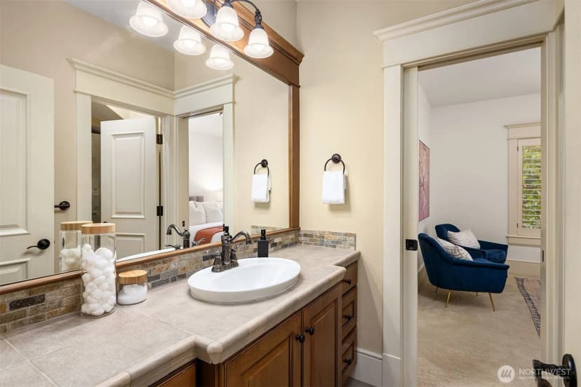 Property photo for 805 92nd Avenue Ne, Bellevue photo 28