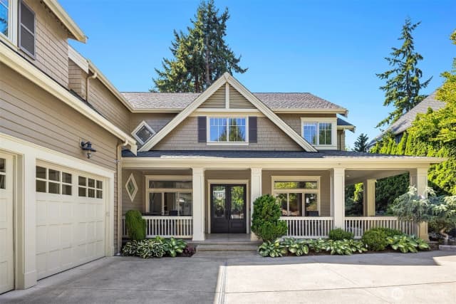 Property photo for 805 92nd Avenue Ne, Bellevue, WA 98004