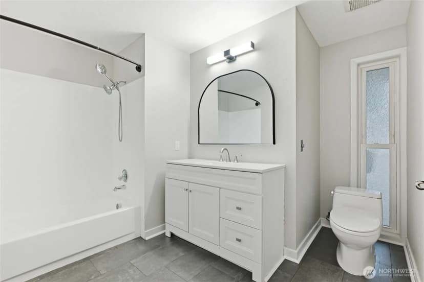 Property photo for 101 161st Street Se, Bothell photo 15