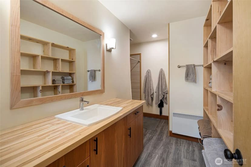 Property photo for 687 Airport Center Road, Friday Harbor photo 25
