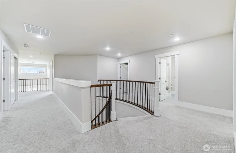 Property photo for 13628 Ne 133rd Place, Kirkland photo 14