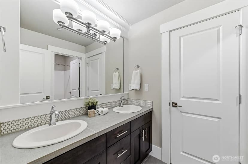 Property photo for 13628 Ne 133rd Place, Kirkland photo 22