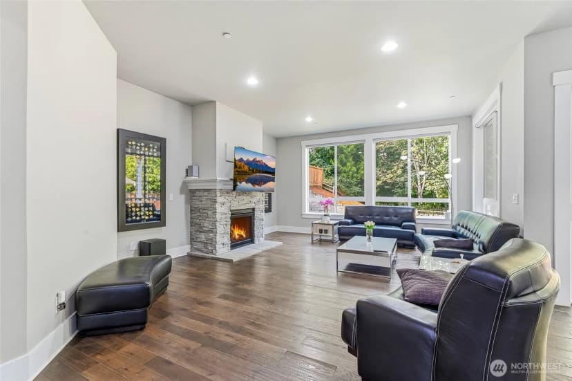 Property photo for 13628 Ne 133rd Place, Kirkland photo 10