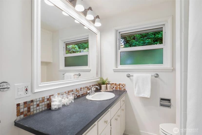 Property photo for 9602 26th Avenue Nw, Seattle photo 12