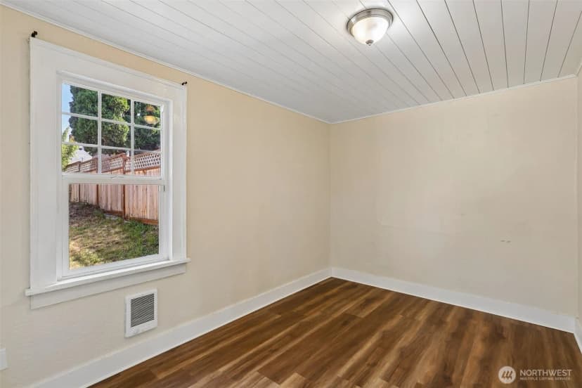 Property photo for 807 Columbia Street, Kelso photo 15