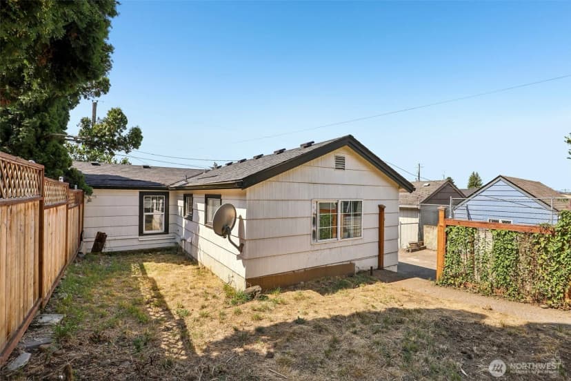 Property photo for 807 Columbia Street, Kelso photo 22