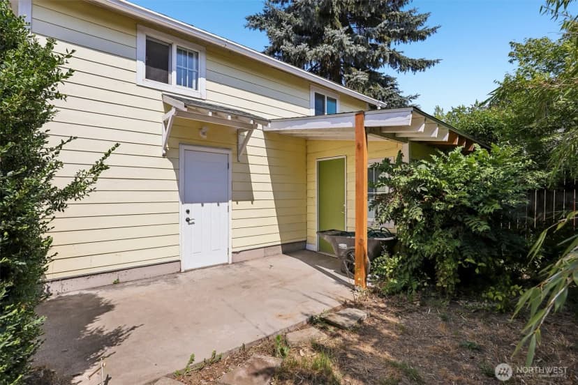 Property photo for 807 Columbia Street, Kelso photo 37