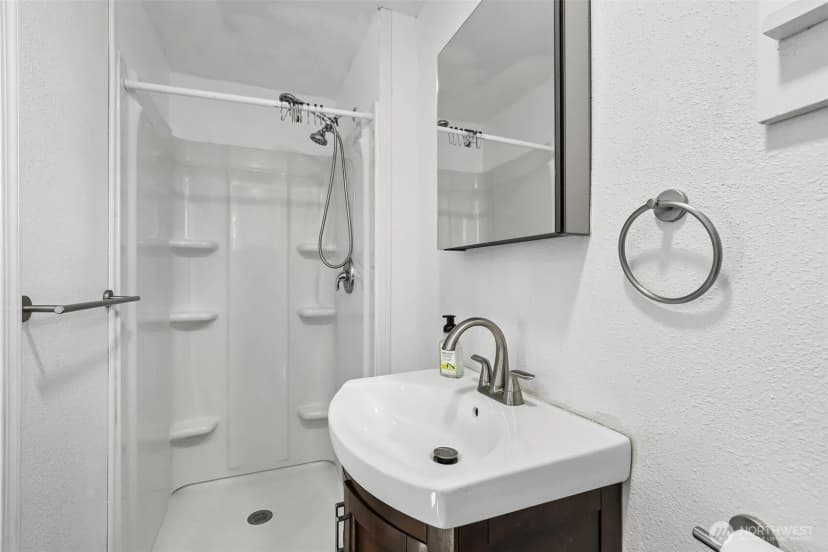 Property photo for 807 Columbia Street, Kelso photo 29