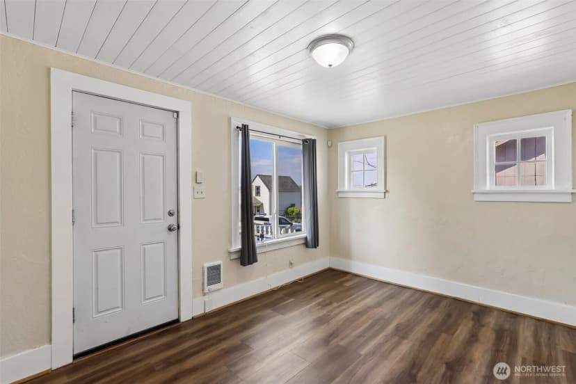 Property photo for 807 Columbia Street, Kelso photo 7