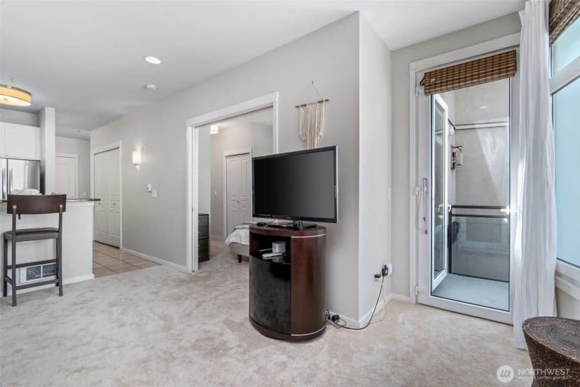 Property photo for 2000 Alaskan Way #543, Seattle photo 17