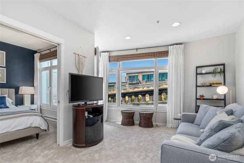 Property photo for 2000 Alaskan Way #543, Seattle photo 12