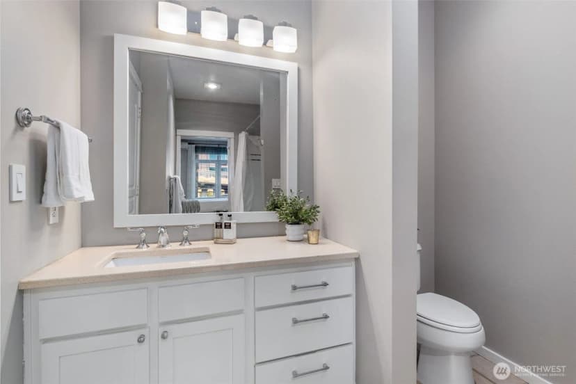 Property photo for 2000 Alaskan Way #543, Seattle photo 22