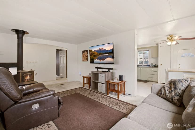 Property photo for 7301 Ne 175th Street #101, Kenmore photo 9