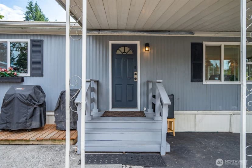 Property photo for 7301 Ne 175th Street #101, Kenmore photo 5