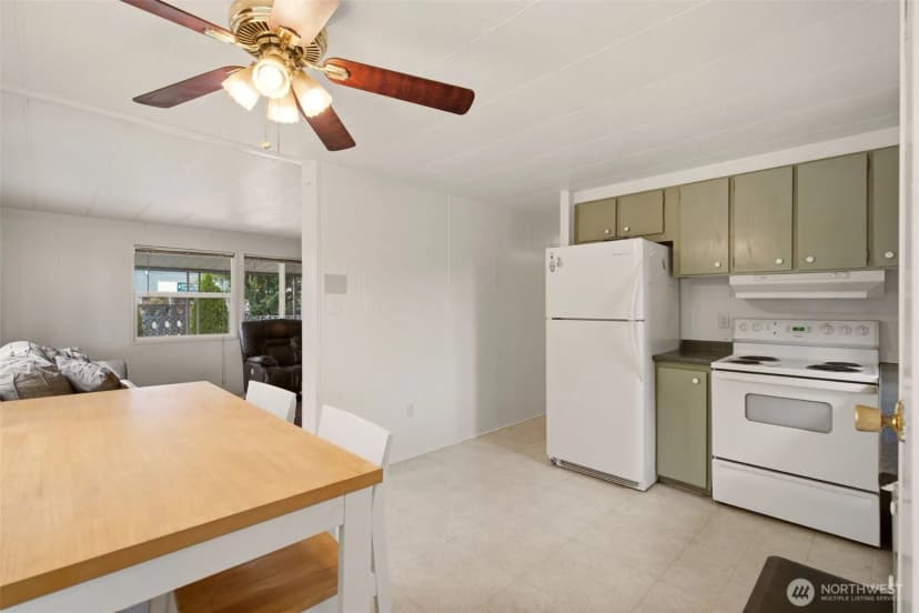 Property photo for 7301 Ne 175th Street #101, Kenmore photo 14