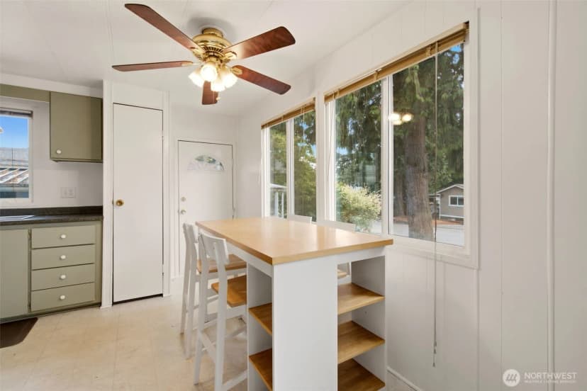 Property photo for 7301 Ne 175th Street #101, Kenmore photo 15
