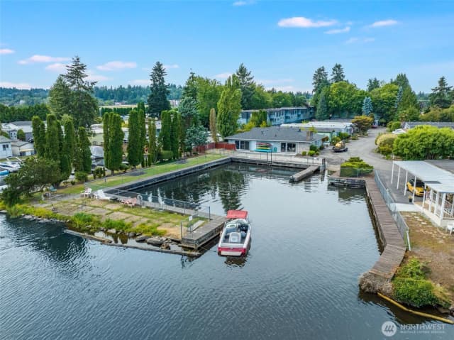 Property photo for 7301 Ne 175th Street #101, Kenmore photo 4