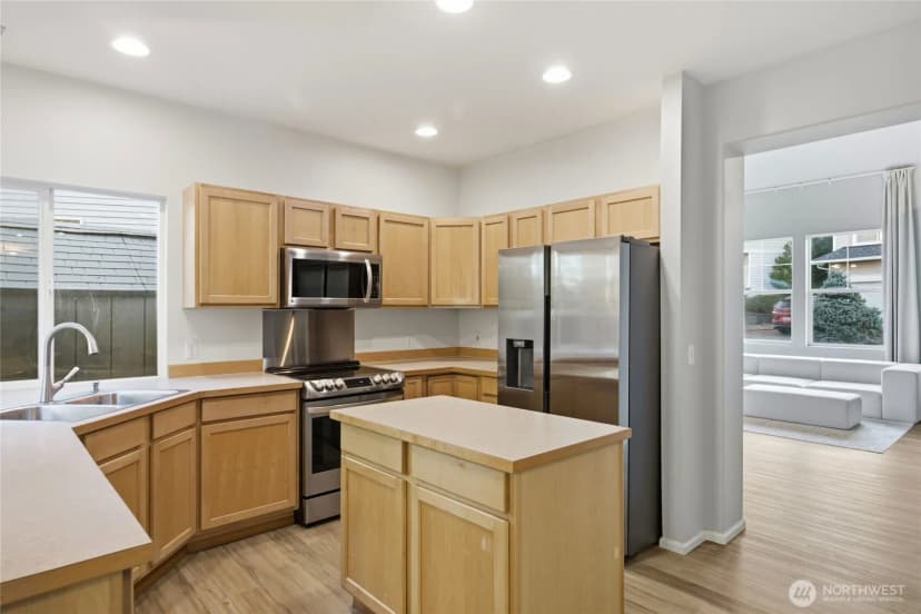 Property photo for 4109 S 220th Place #18, Kent photo 12
