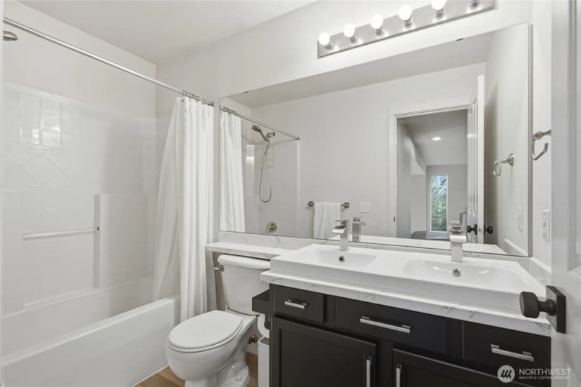 Property photo for 4109 S 220th Place #18, Kent photo 27