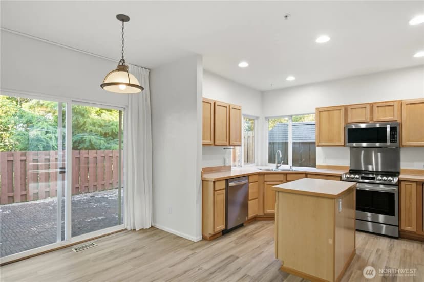 Property photo for 4109 S 220th Place #18, Kent photo 11