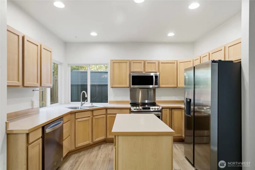 Property photo for 4109 S 220th Place #18, Kent photo 10
