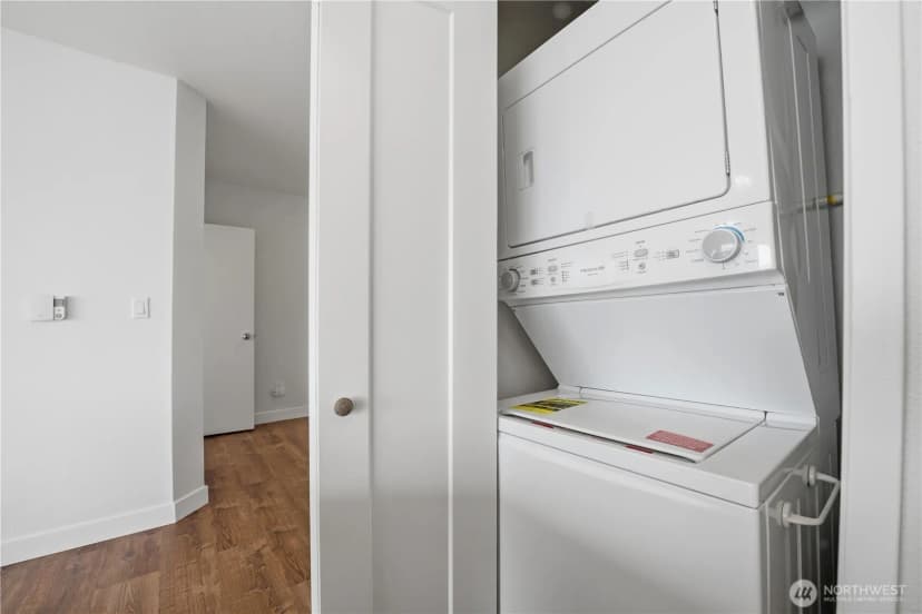 Property photo for 1415 2nd Avenue #1909, Seattle photo 17