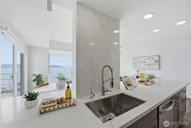 Property photo for 1415 2nd Avenue #1909, Seattle photo 5