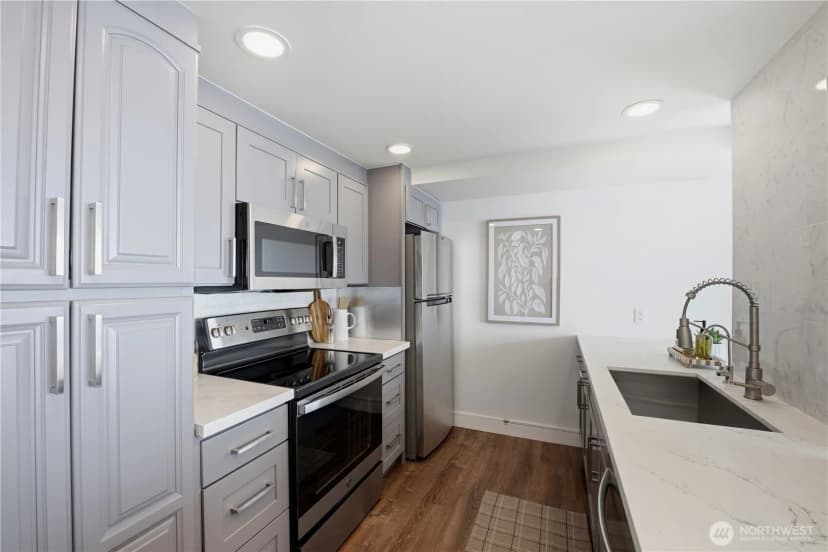 Property photo for 1415 2nd Avenue #1909, Seattle photo 6
