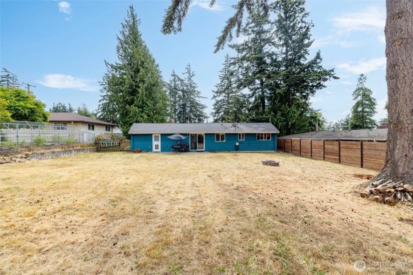 Property photo for 1580 Ne 11th Avenue, Oak Harbor photo 26