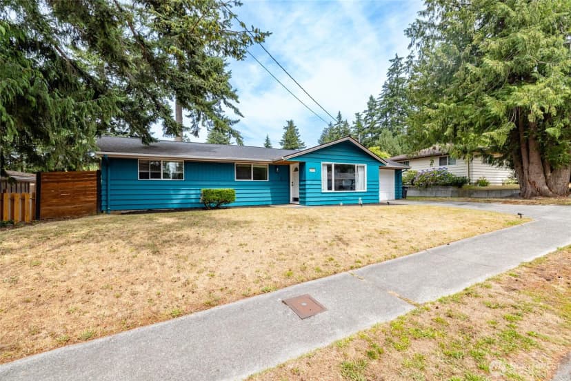 Property photo for 1580 Ne 11th Avenue, Oak Harbor photo 3