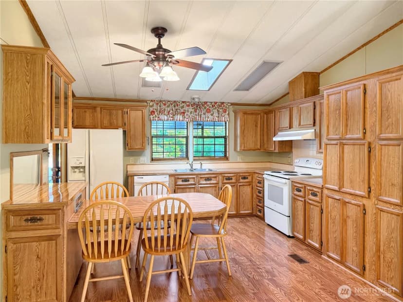 Property photo for 2500 S 370th Street #163, Federal Way photo 12