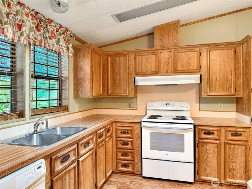 Property photo for 2500 S 370th Street #163, Federal Way photo 14