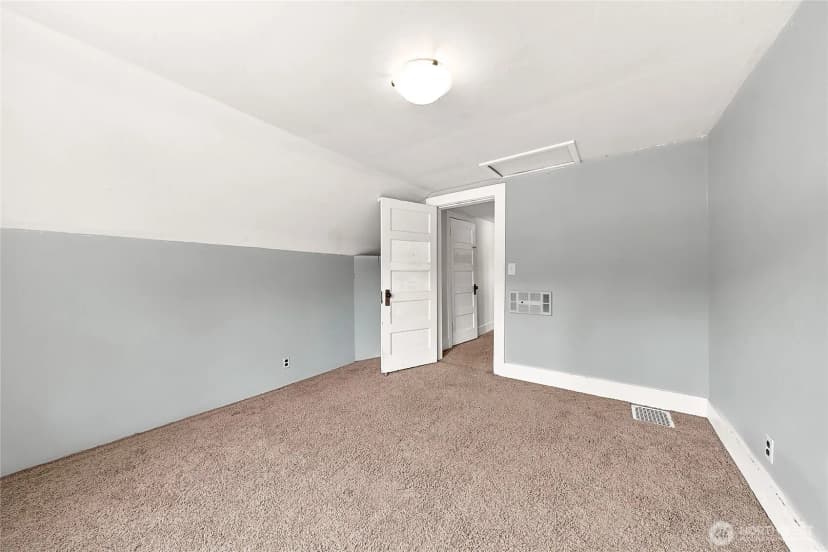 Property photo for 400 Cedar Avenue S, Renton photo 25