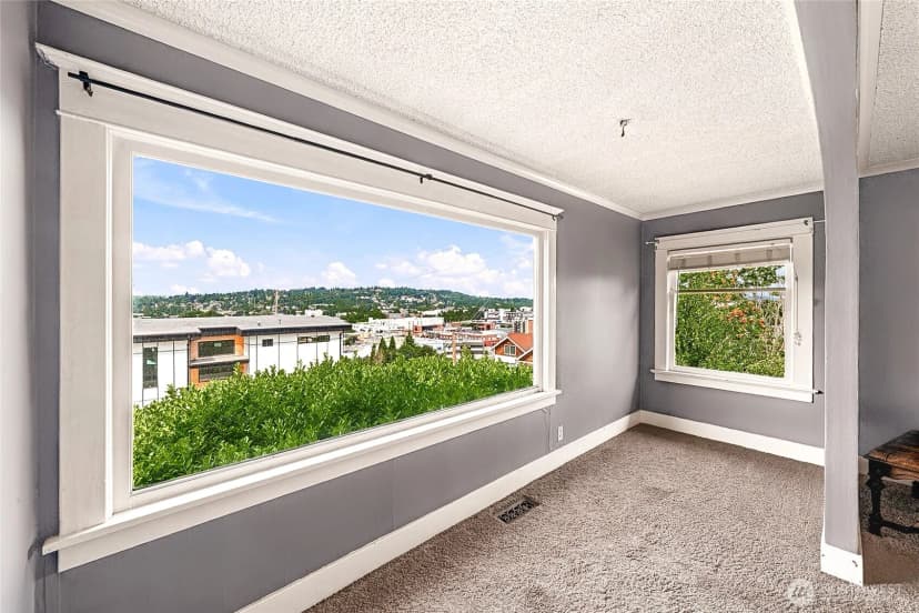 Property photo for 400 Cedar Avenue S, Renton photo 9