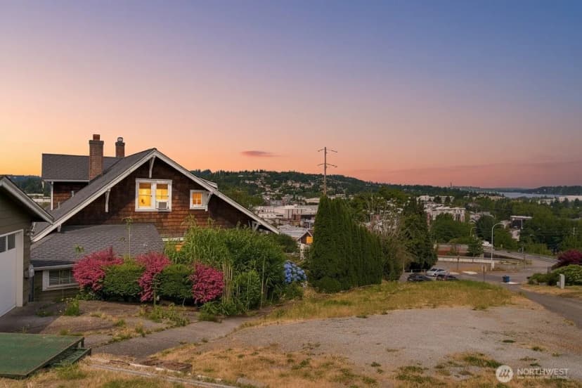 Property photo for 400 Cedar Avenue S, Renton photo 5