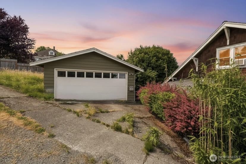 Property photo for 400 Cedar Avenue S, Renton photo 32