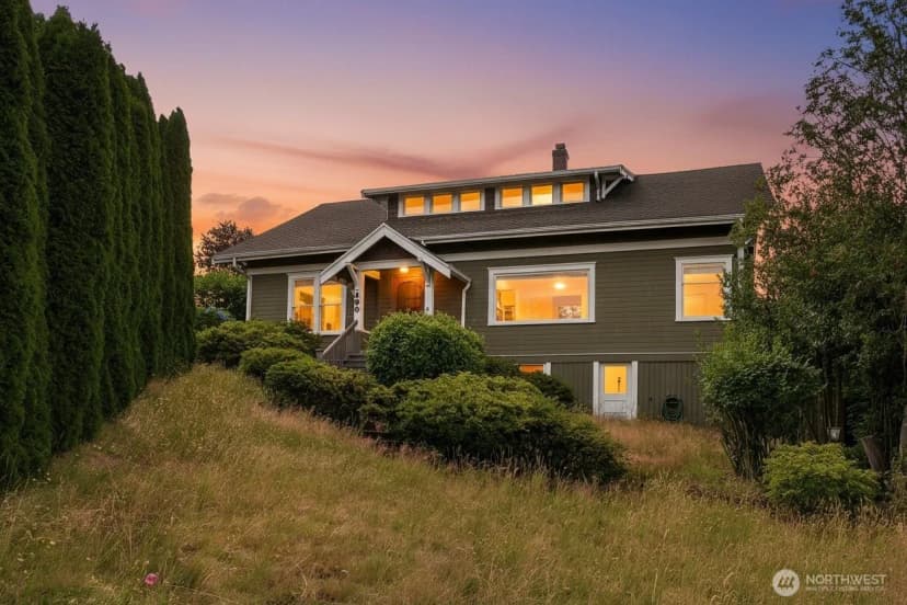 Property photo for 400 Cedar Avenue S, Renton photo 2