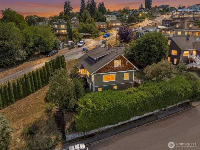 Property photo for 400 Cedar Avenue S, Renton photo 3
